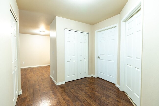 Building Photo - Ground Level Promenade Condo