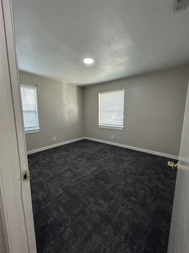 Building Photo - 1308 Stone Dr