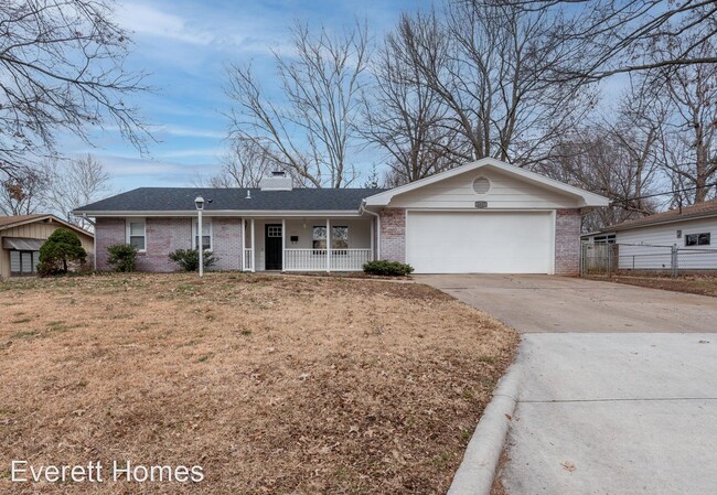 Building Photo - 4 br, 2 bath House - 1027 W Crestview St