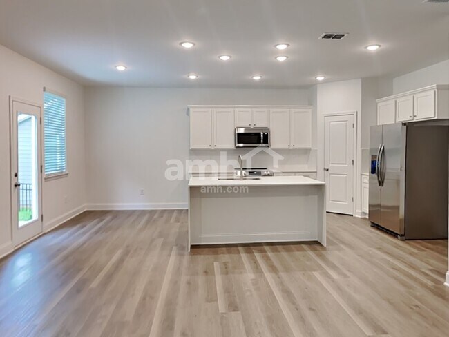 Foto del edificio - 1555 Soapstone Rd