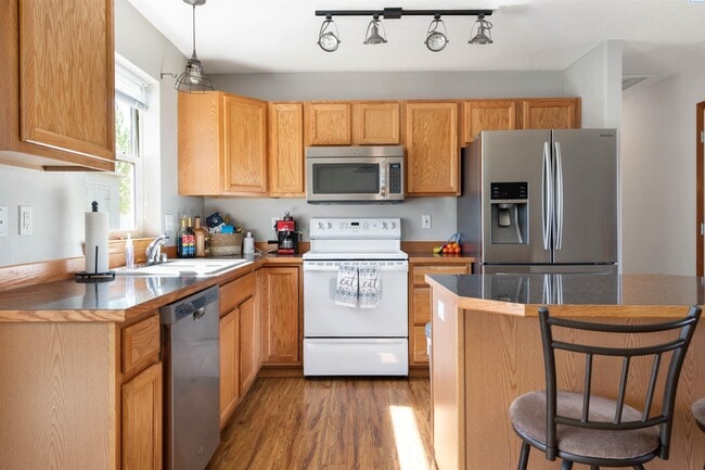 Building Photo - West Pasco Home $1600/m