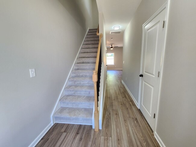 Building Photo - Lillie B Townhomes