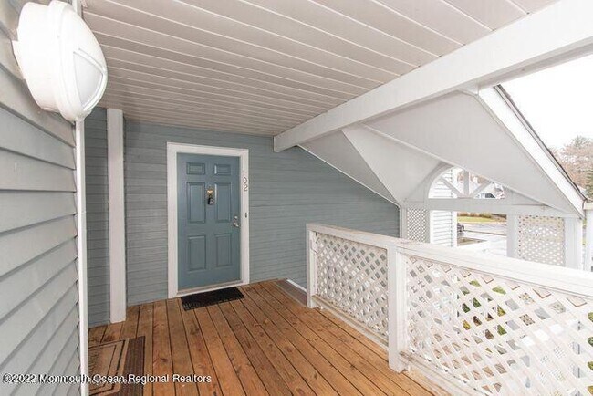 Foto del edificio - 102 Cypress Ct