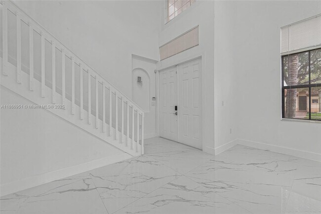 Building Photo - 642 SE 37th Pl
