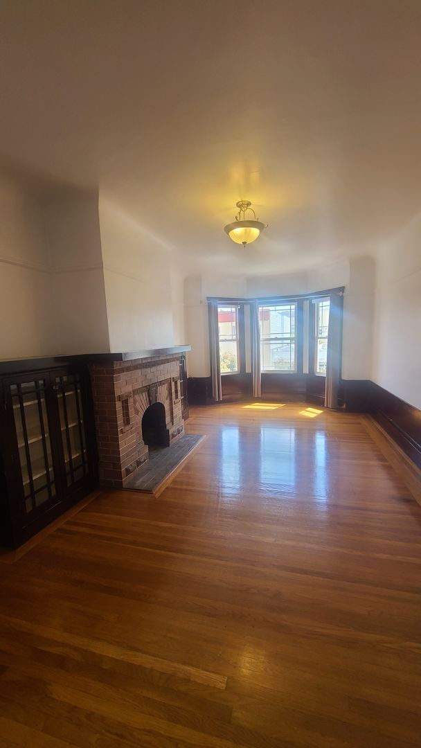 Foto del edificio - Really nice classic Apt in trendy Mission....