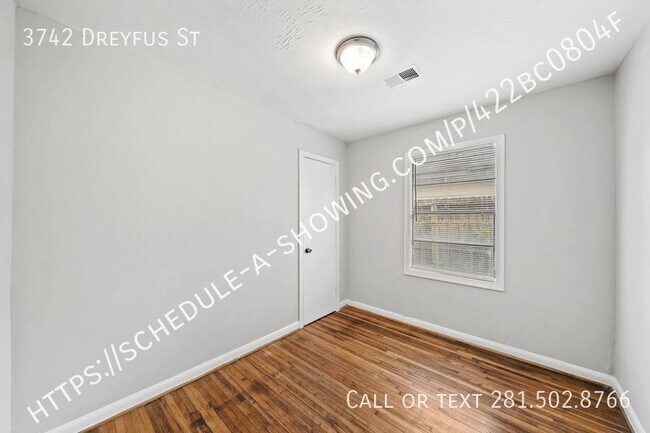 Foto del edificio - 3742 Dreyfus St