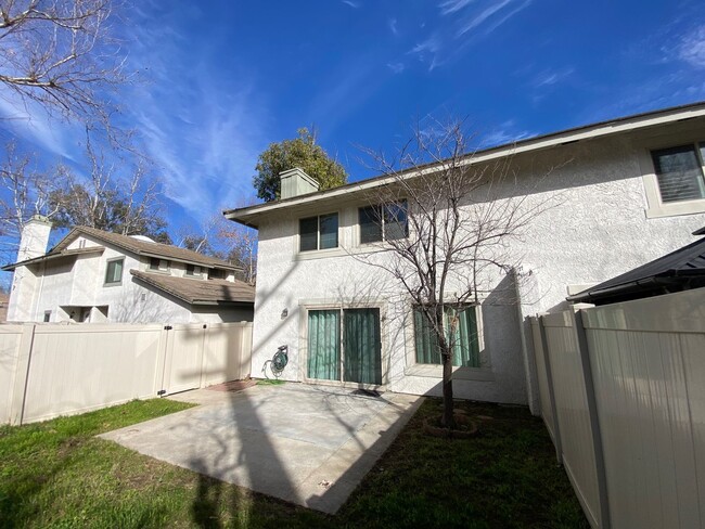 Foto del edificio - Spacious Condo Thousand Oaks