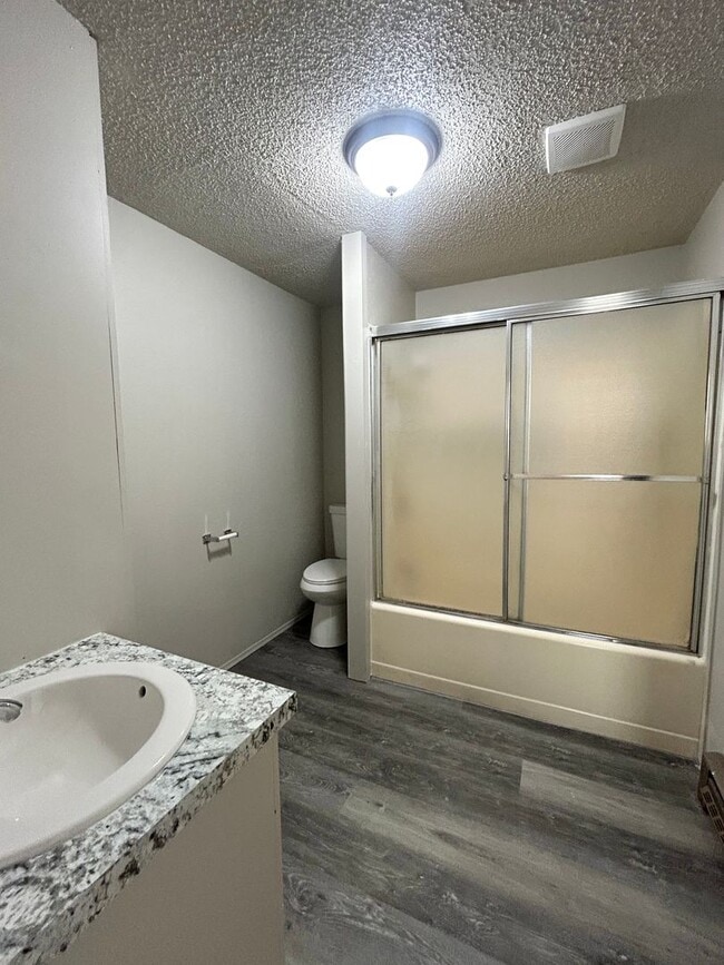 Foto del edificio - 603 E 3rd Ave