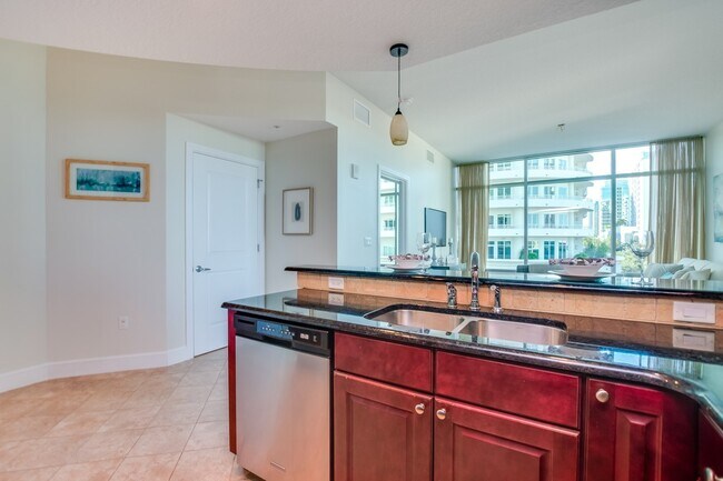 Building Photo - 101 S Eola Dr