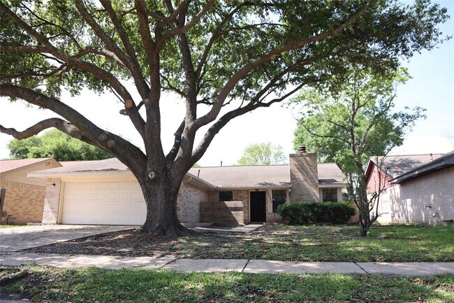 Building Photo - 12030 Hedgegate Dr