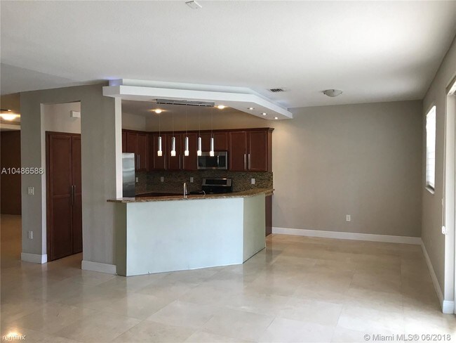 Foto del edificio - 4 br, 3.5 bath  - 11269 NW 43rd Ter