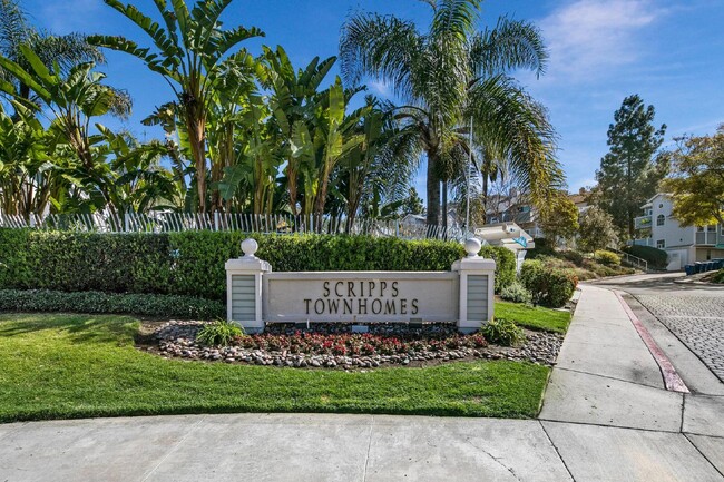 Building Photo - Scripps Townhome 3 Br 3 Ba End Unit