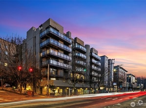 Building Photo - 1550 Eastlake Ave E
