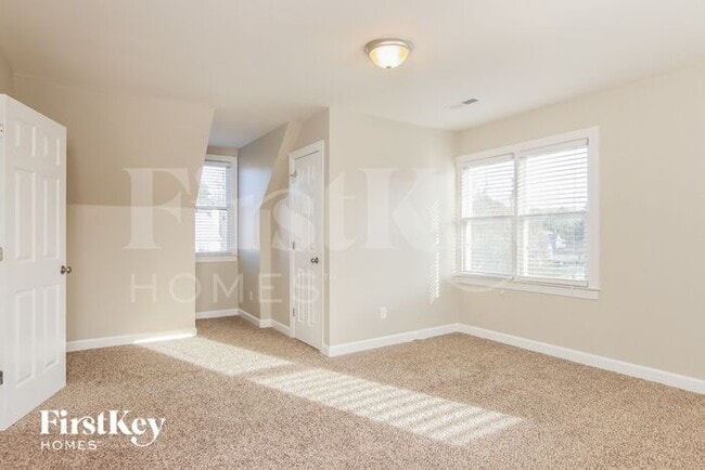 Foto del edificio - 4993 Heritage Woods Dr