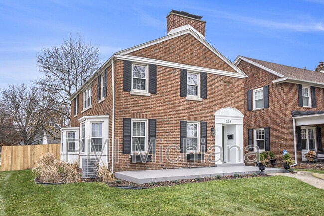 Building Photo - 318 E Angela Blvd