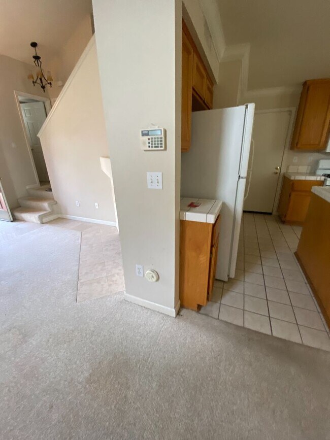 Foto del edificio - Comfortable Two Story Home in Laguna New D...