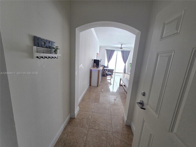 Foto del edificio - 9172 Collins Ave