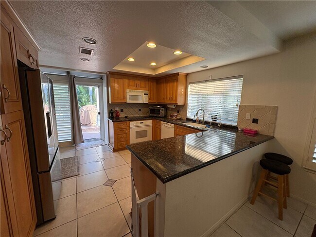 Foto del edificio - 4600 Vía Pamplona