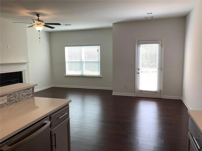 Building Photo - 5579 Oak bend Place
