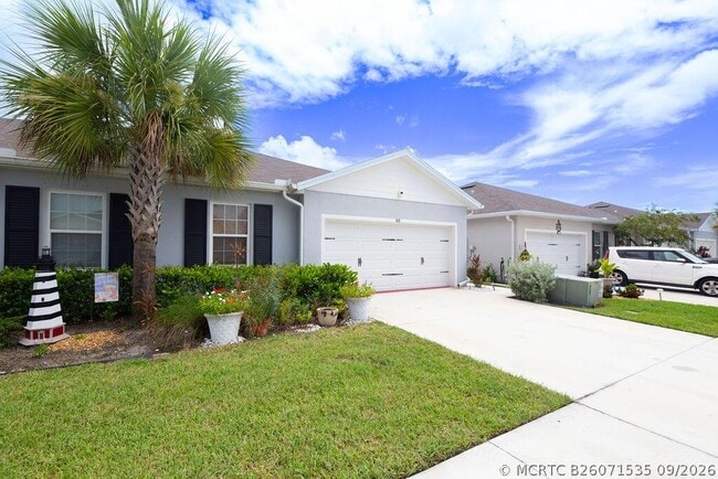 Building Photo - 818 Persimmon Pl