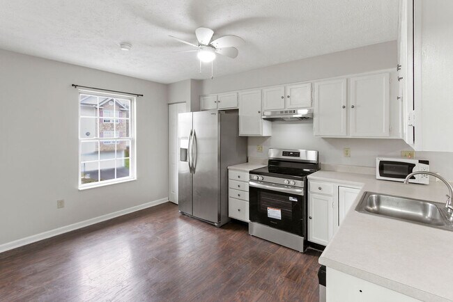 Building Photo - 122 Manor View Dr