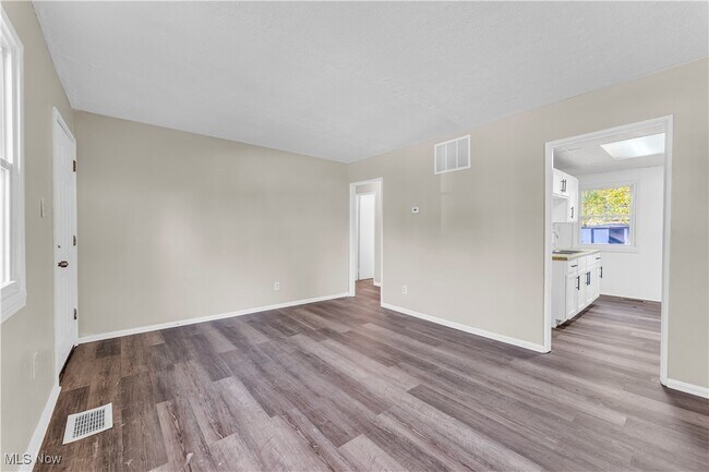 Foto del edificio - 4428 E 142nd St