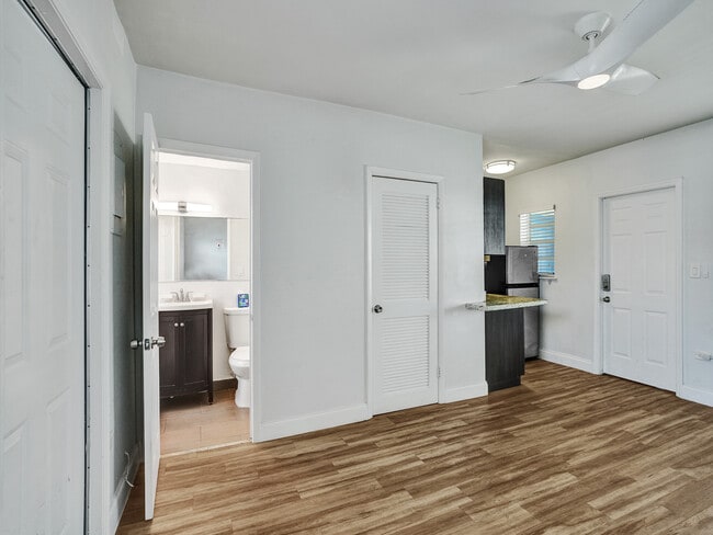 Foto del edificio - 7143 Bonita Dr