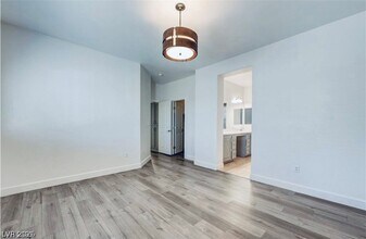 Building Photo - 128 Tilbury Ave
