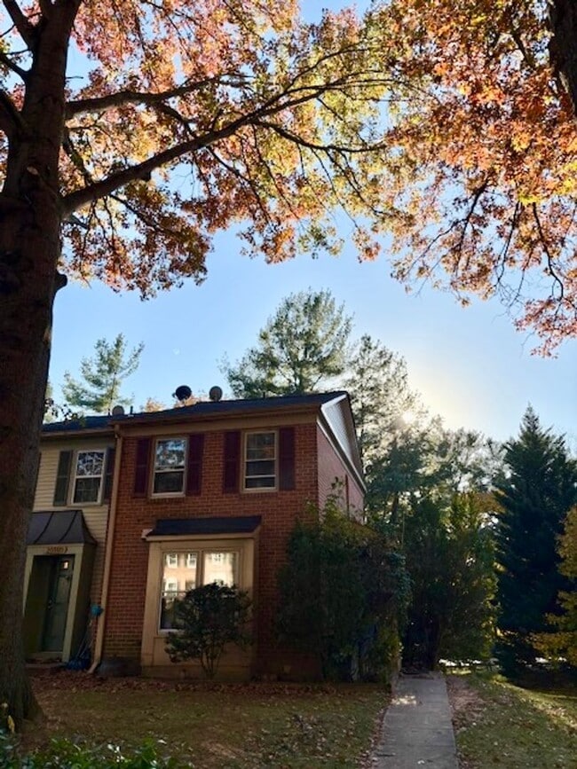 Photo - Beautiful end-unit townhome. Walkout basement. Quiet community