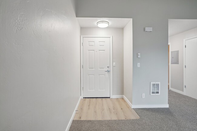 entry way - Redwood Terrace