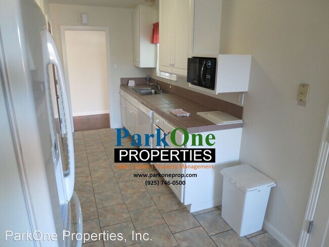 Building Photo - 3 br, 2 bath House - 1836 Baldwin Ct.