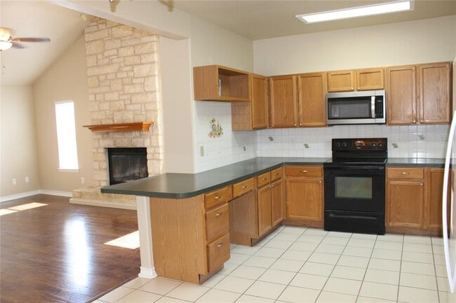 Building Photo - 46 Crazy Cross Rd