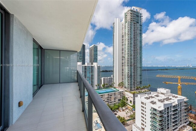Foto del edificio - 460 NE 28th St