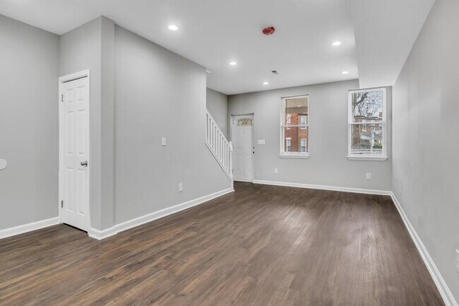 Building Photo - 3137 Dudley Ave