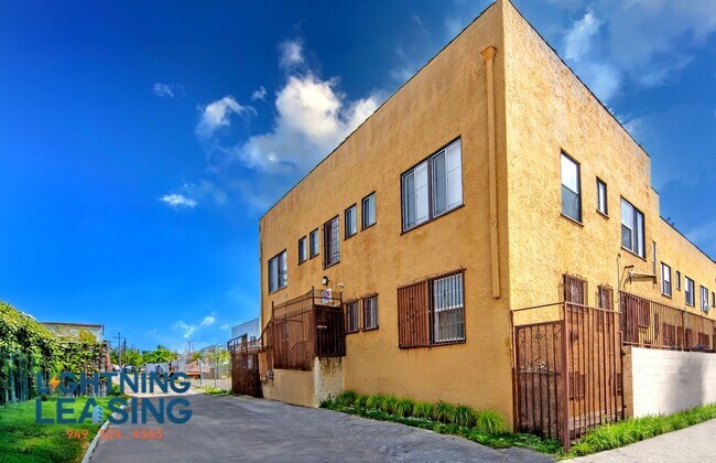 Foto del edificio - 325 N Soto St