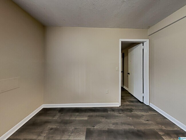 Foto del edificio - 2827 Arrowhead Cir NE