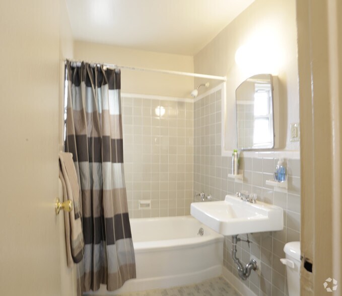 Bathroom Fixtures Yonkers Ny crestwood lake apartments rentals - yonkers, ny | apartments Bathroom Fixtures Yonkers Ny crestwood lake apartments rentals - yonkers, ny | apartments
