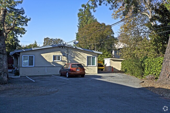 Foto del edificio - 370 Redwood Ave