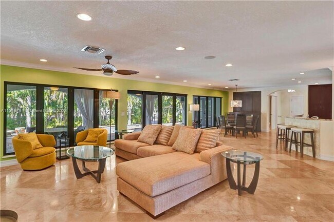 Building Photo - 515 Lido Dr