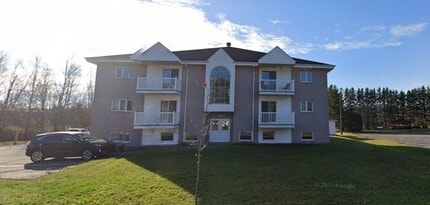 Building Photo - 630 Rue Principale