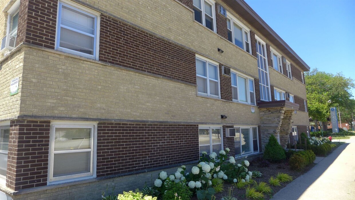 Primary Photo - 500 S Clinton Ave