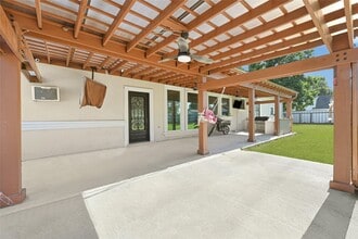Building Photo - 509 Joan Of Arc Dr