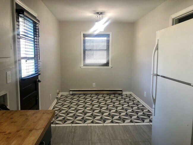 Foto del edificio - Awesome 2BR/1Bathroom Apartment in popular LAKEWOOD near Duke University!