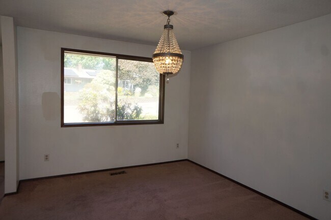Foto del edificio - 6404 SE Furnberg St