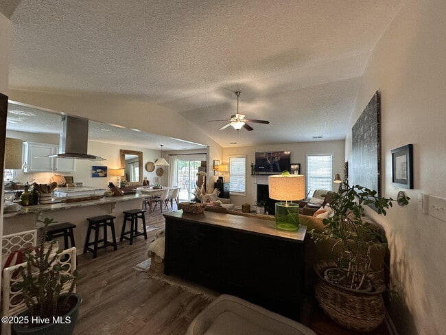 Building Photo - 312 S Brandon Way