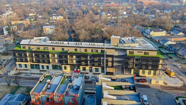 Foto del edificio - 2704 Clifton Ave