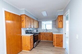 Building Photo - 715 Camilla Dr