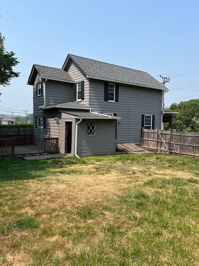 Foto del edificio - 1006 N 4th St