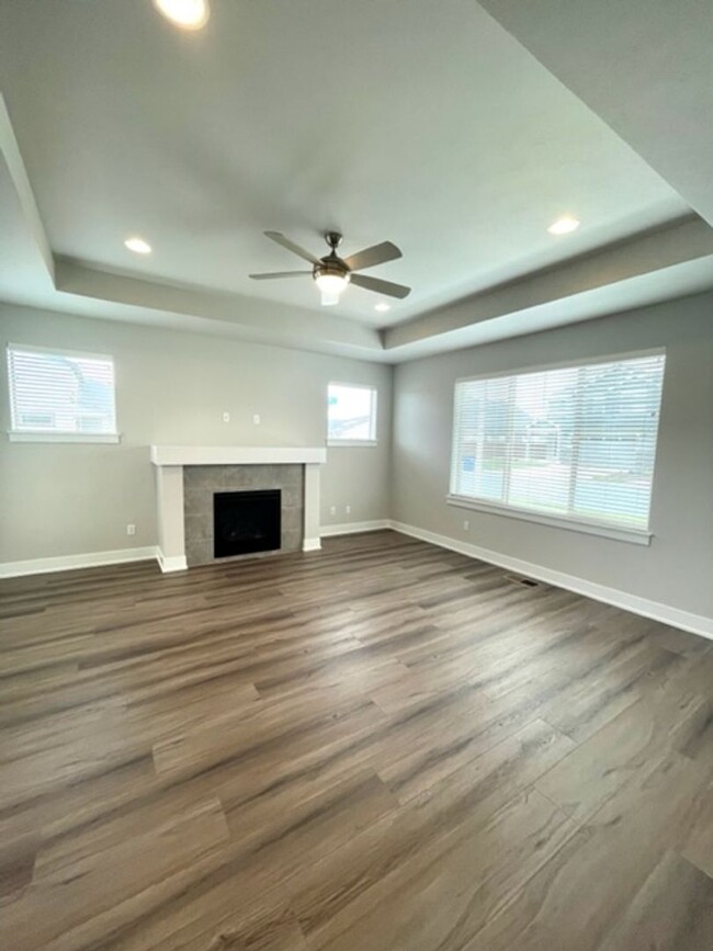 Foto del edificio - Gorgeous, like new home in Redmond!  A/C a...