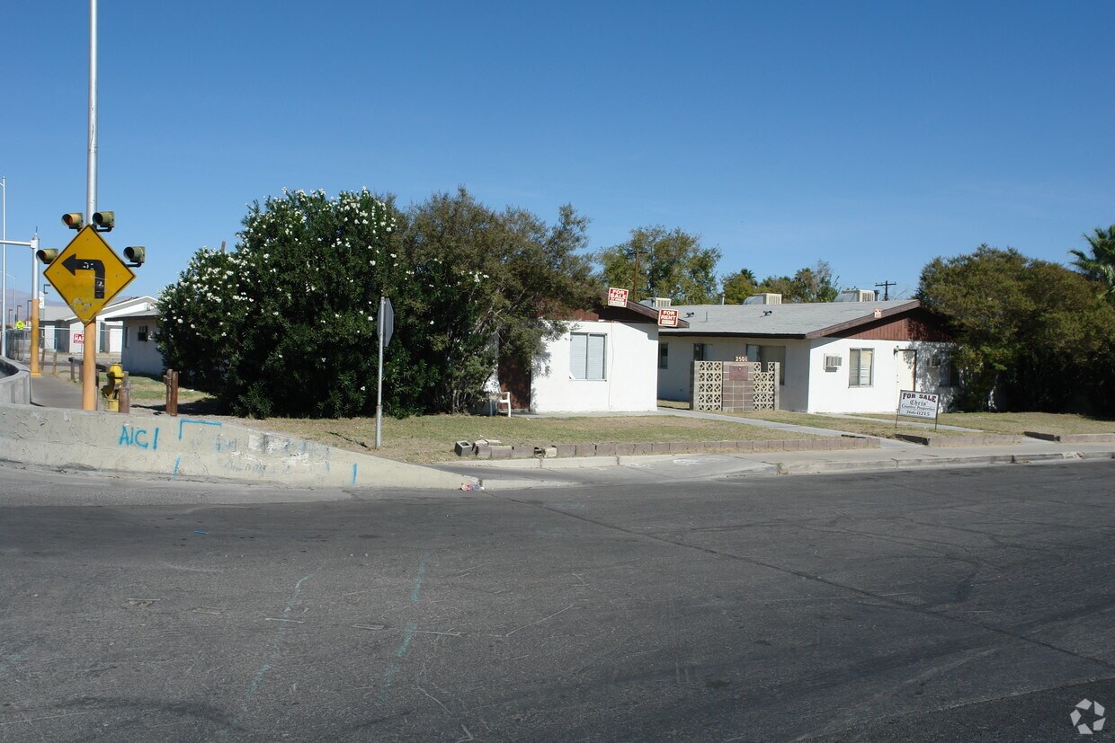 Primary Photo - 2501 Valley St